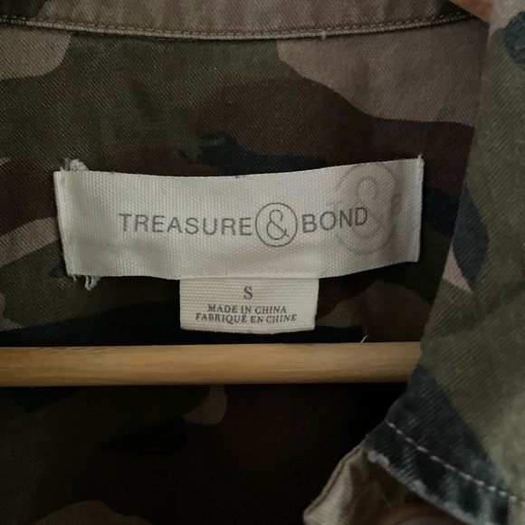 Treasure & Bond Distressed Button Down Cameo with Patches - Picture 8 of 8
